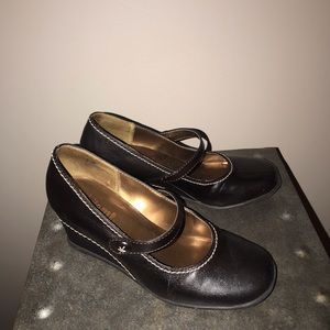 White Mountain brown Mary Jane wedge size 5 1/2